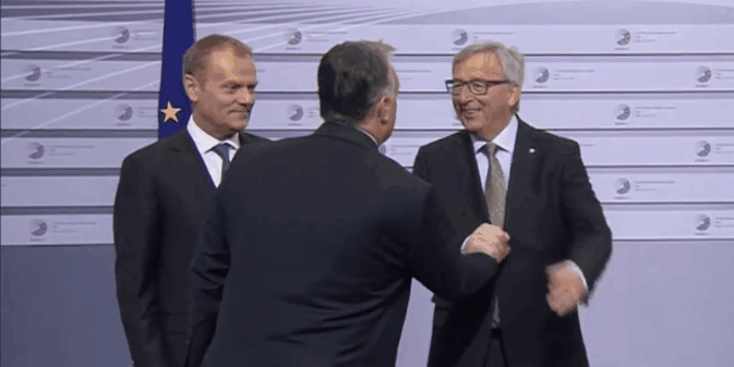 rewrite.origos.hu/s/img/i/1505/20150522orban-jucnker-pofon.gif